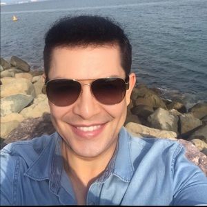 Meet your Posher, Javier